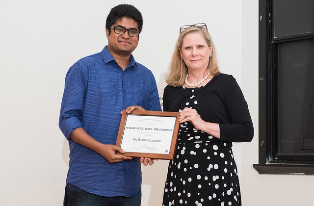 Md Rasheduzzaman winning the Research Excellence Award 2019